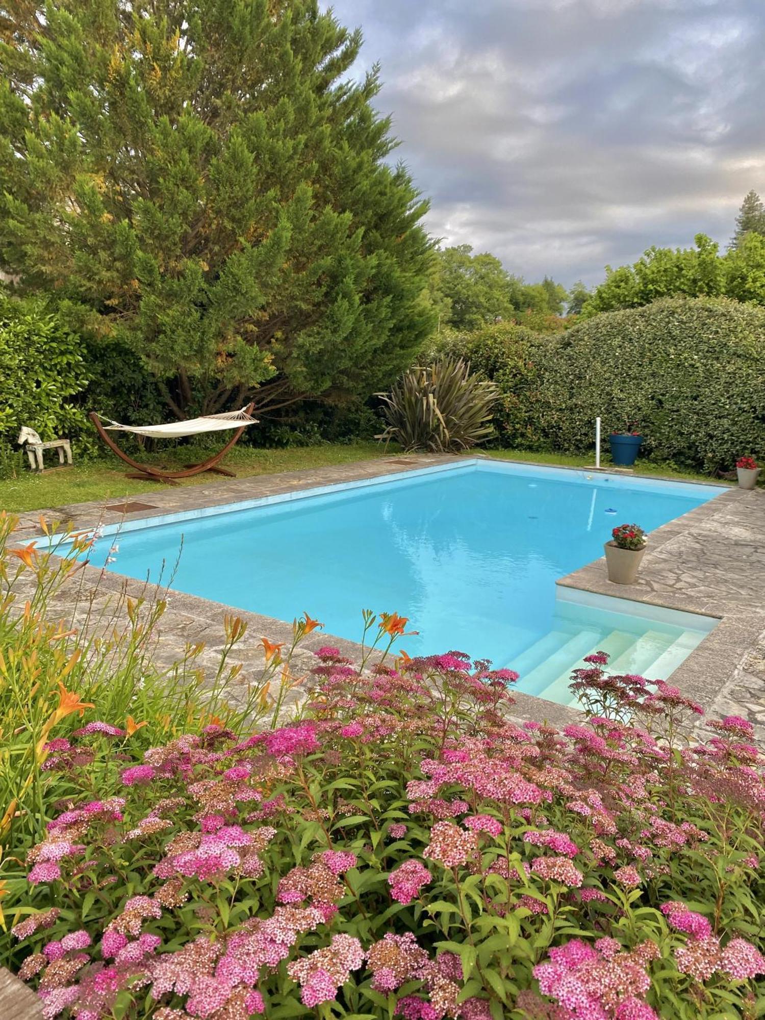 Agreable Petit Gite Avec Piscine Et Jardinet Салі-де-Беарн Екстер'єр фото